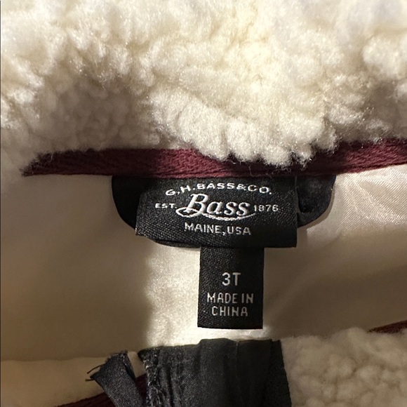 G.H. Bass & Co. Kids Sherpa Vest - White and Black - Picture 3 of 4